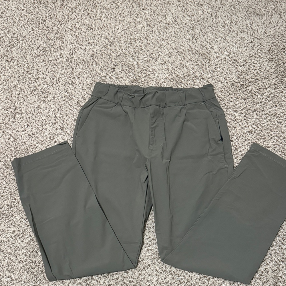 Women’s Vuori Olive Green Pants- Small never worn